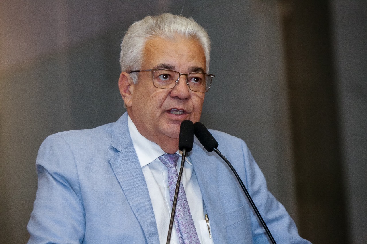 Antônio Moraes destaca atuação da secretária de Habitação à frente do Programa Morar Bem