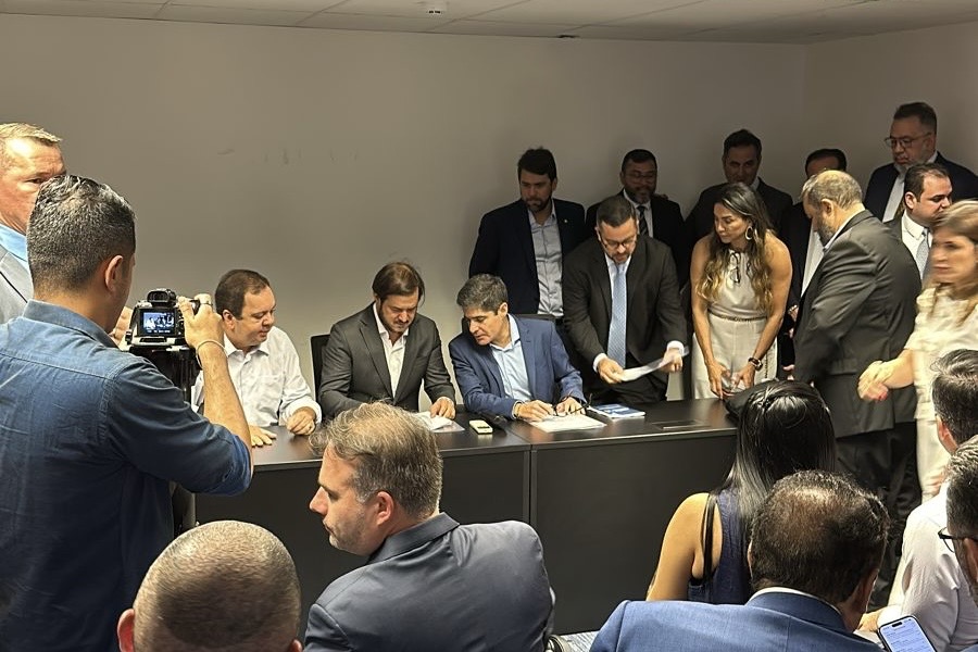 Rueda ignora decisão de Bivar e inicia convenção do União Brasil 