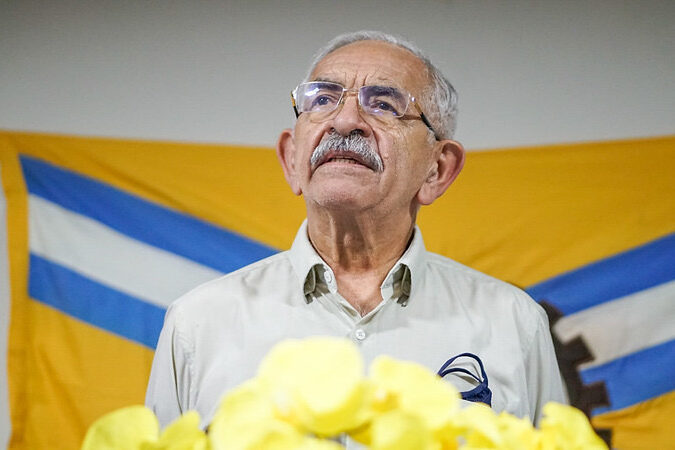 Yves  anuncia reajuste do piso para os professores do Paulista