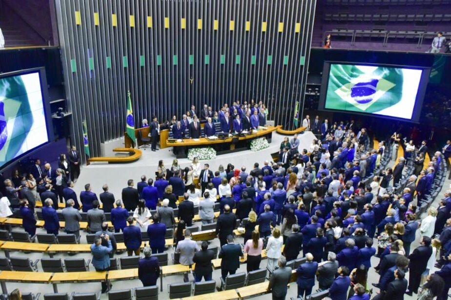 Governo deve enviar novo texto para tratar da desoneração da folha