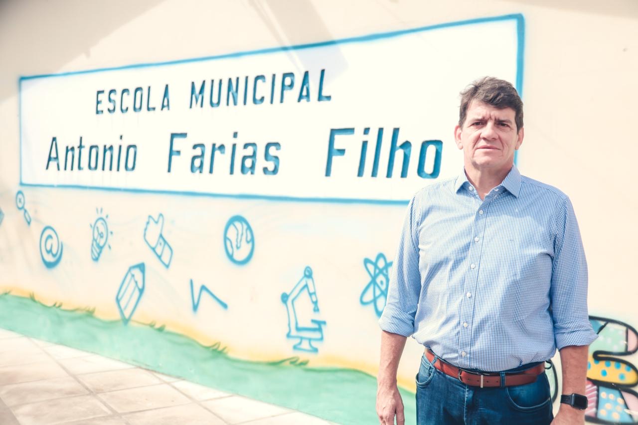 Alcides diz que PCR só tem 4% dos kits escolares para o ano letivo 