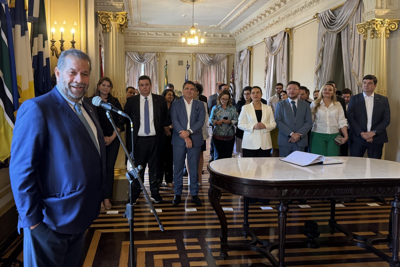 “Tudo começa por Caruaru”, diz  Lupi em evento de entrada do PDT no governo Raquel