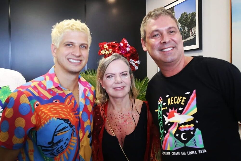 João Campos recebe Gleisi na sede da Prefeitura da Recife