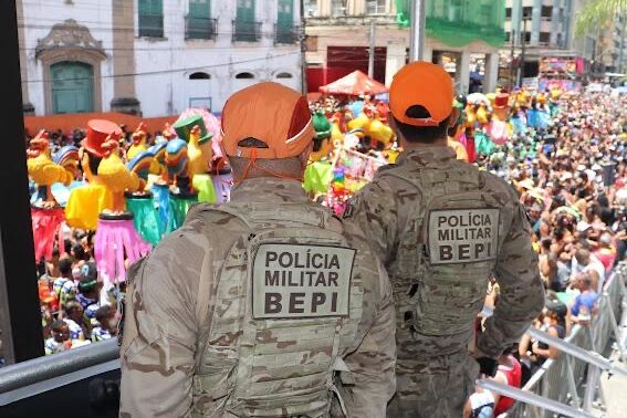 Sábado de Zé Pereira tem redução de quase 30% de ocorrências