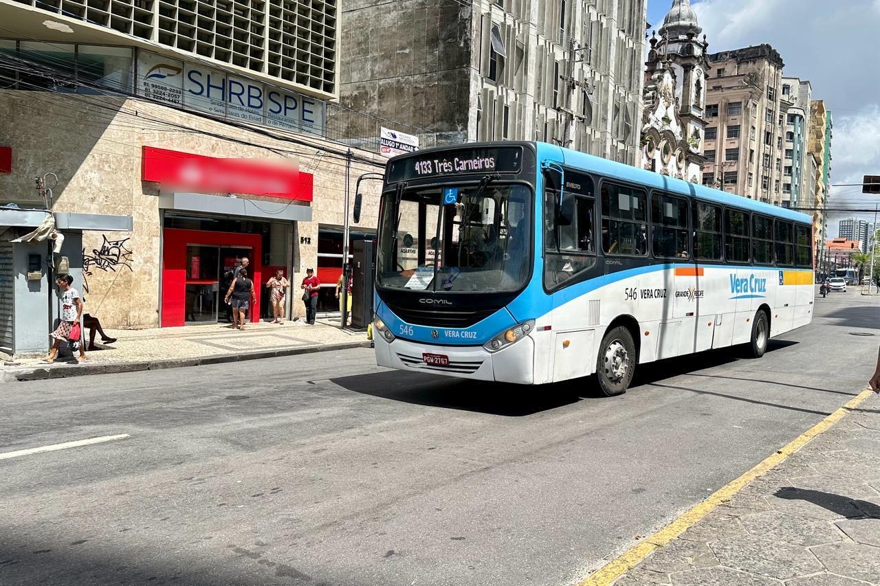 Estado propõe aumento zero e tarifa única para ônibus na RMR