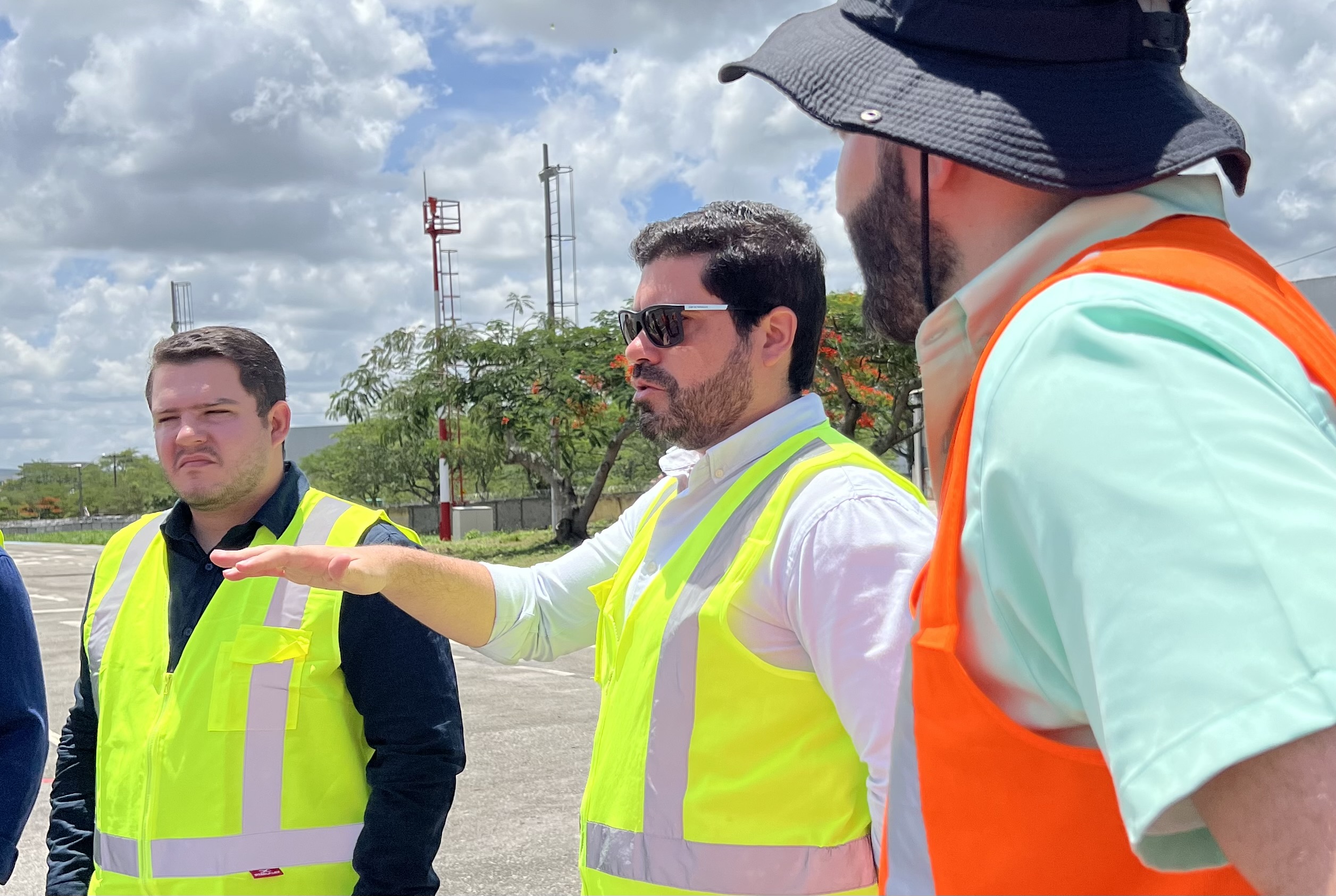 Tonynho visita Aeroporto de Caruaru para viabilizar Voo do Forró 