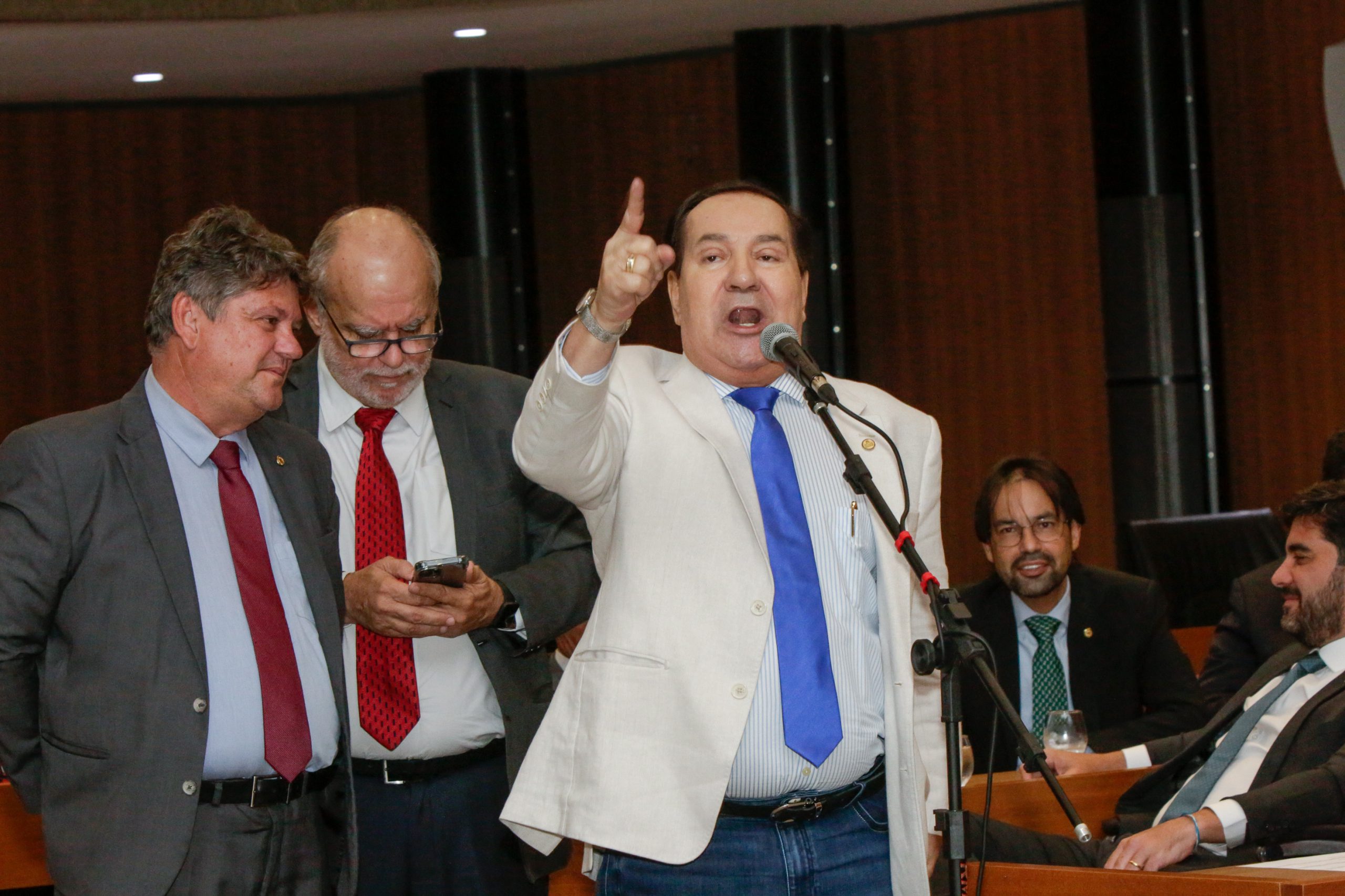 Disputa entre PSDB e PSB na Alepe sobrou até para Garanhuns