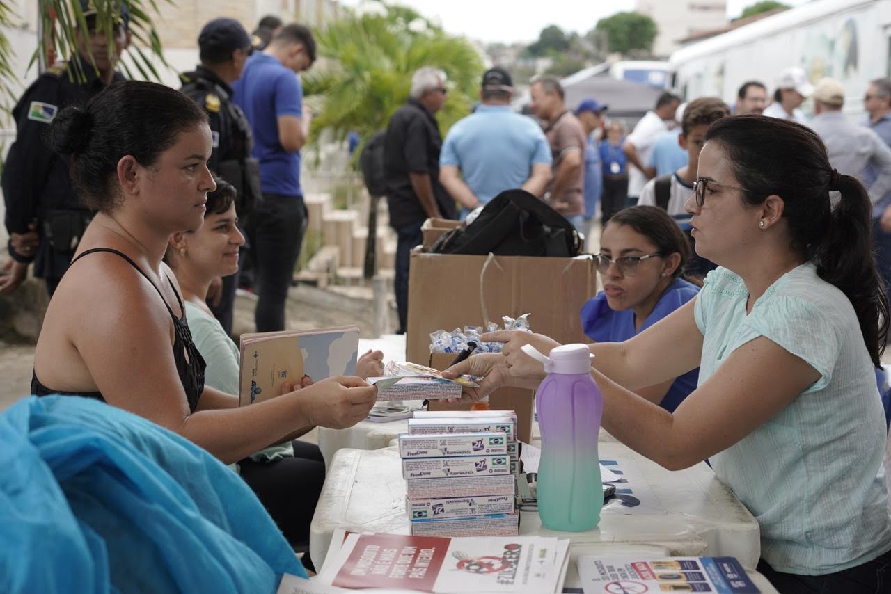 Mano acompanha Caravana Mais Jaboatão no bairro de Sucupira
