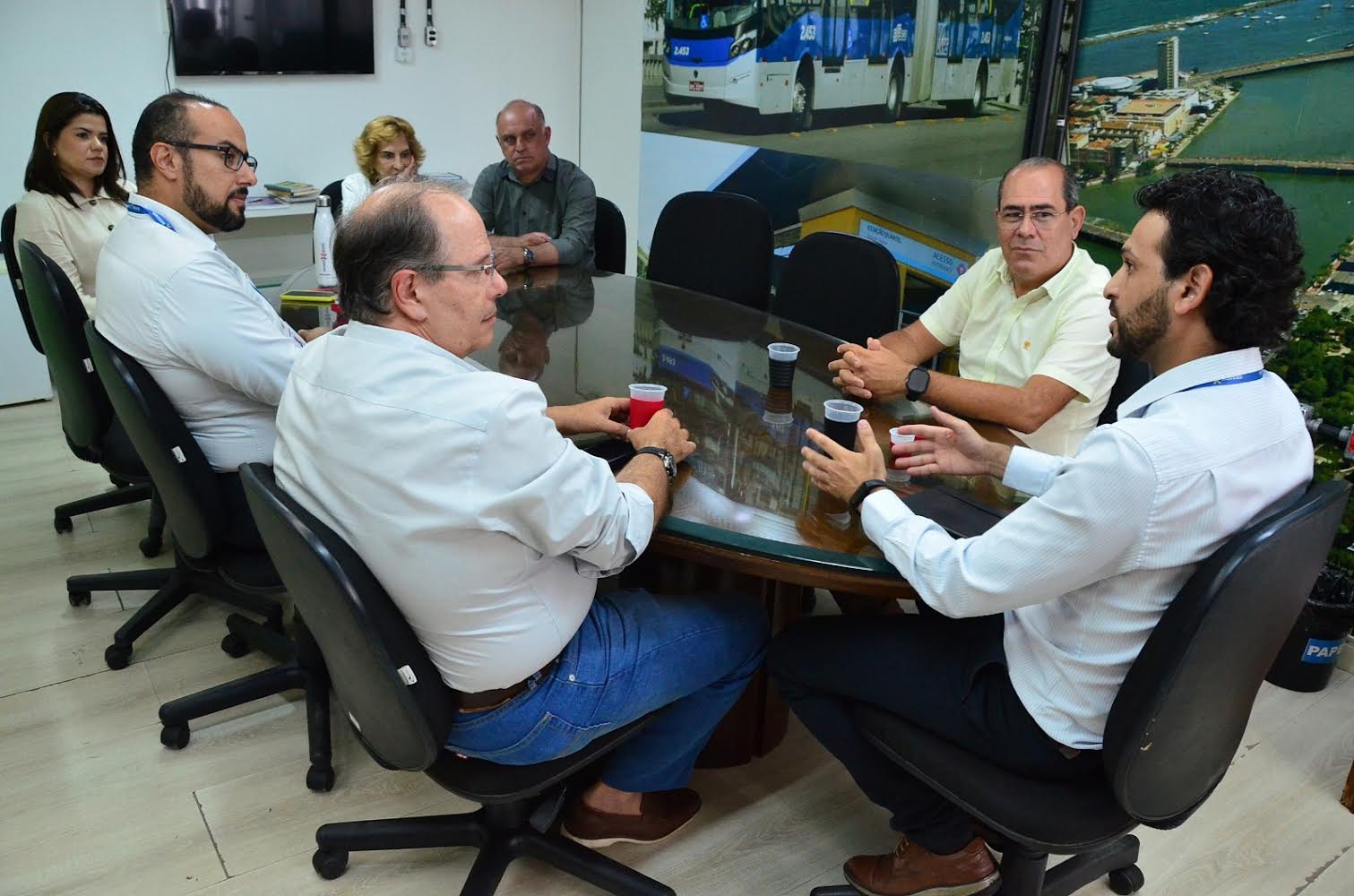 Prefeito do Jaboatão estreita relações com o Grande Recife Consórcio