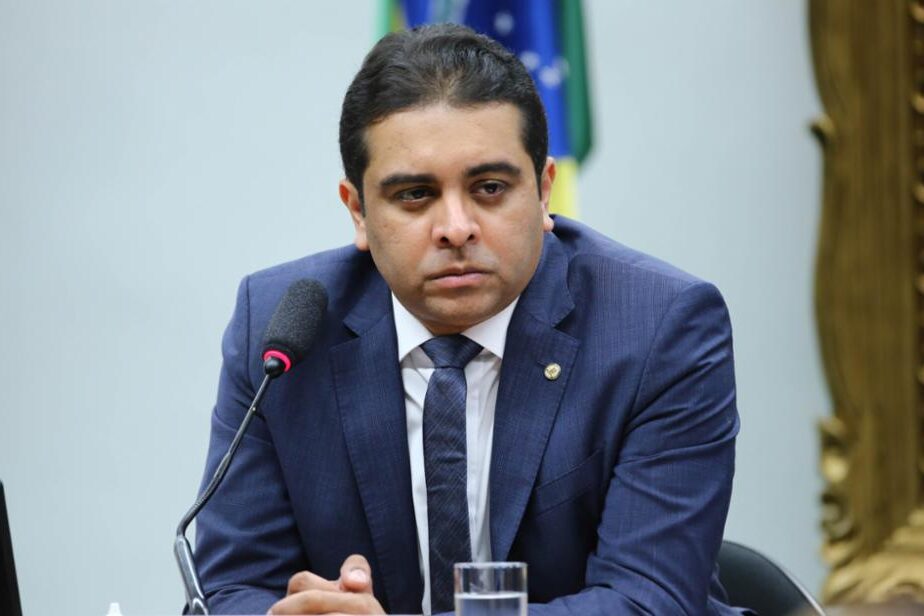 Fernando Rodolfo aposta na direita para consolidar pré-candidatura 