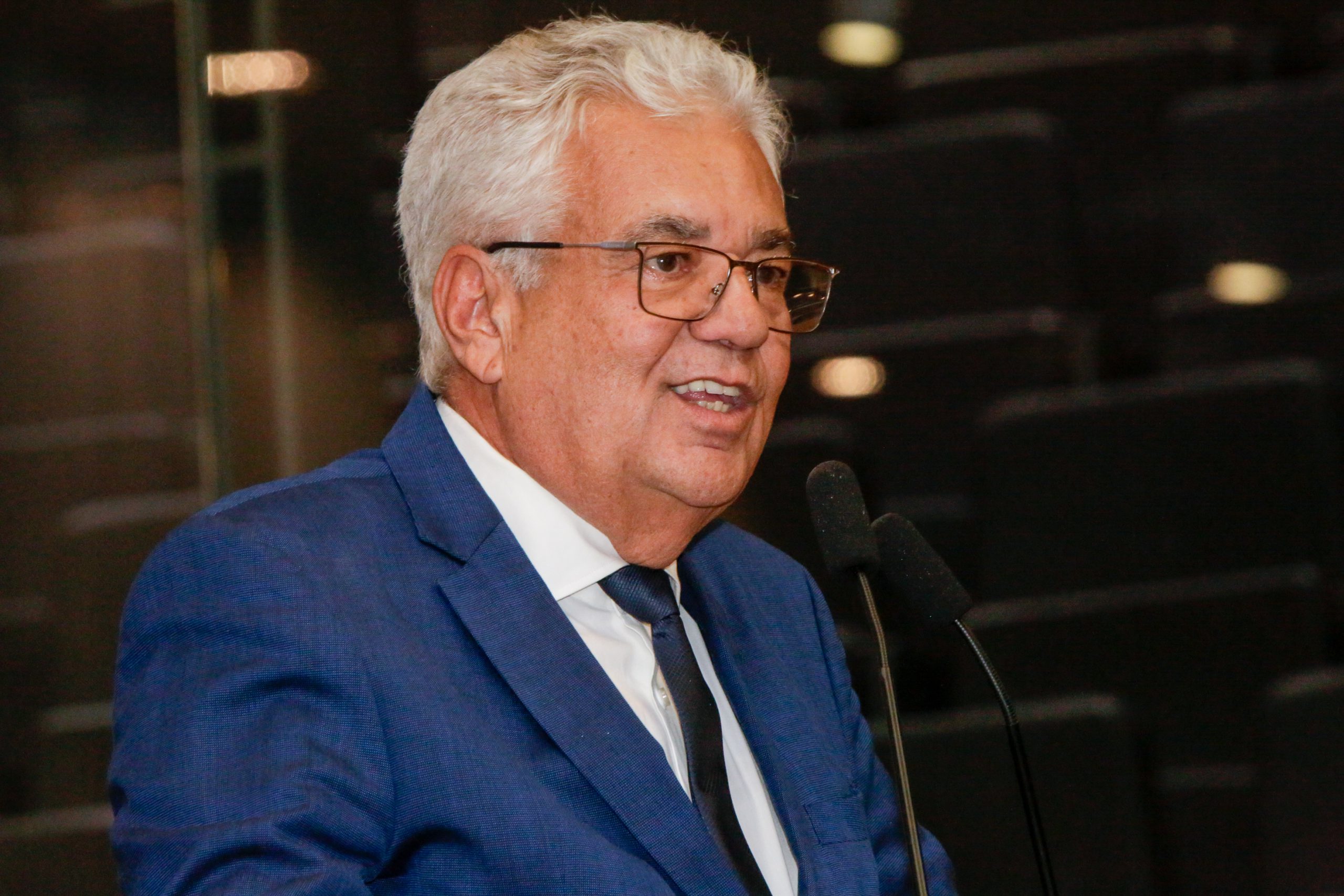 Moraes usa tribuna da Alepe para devolver críticas da oposição a Raquel