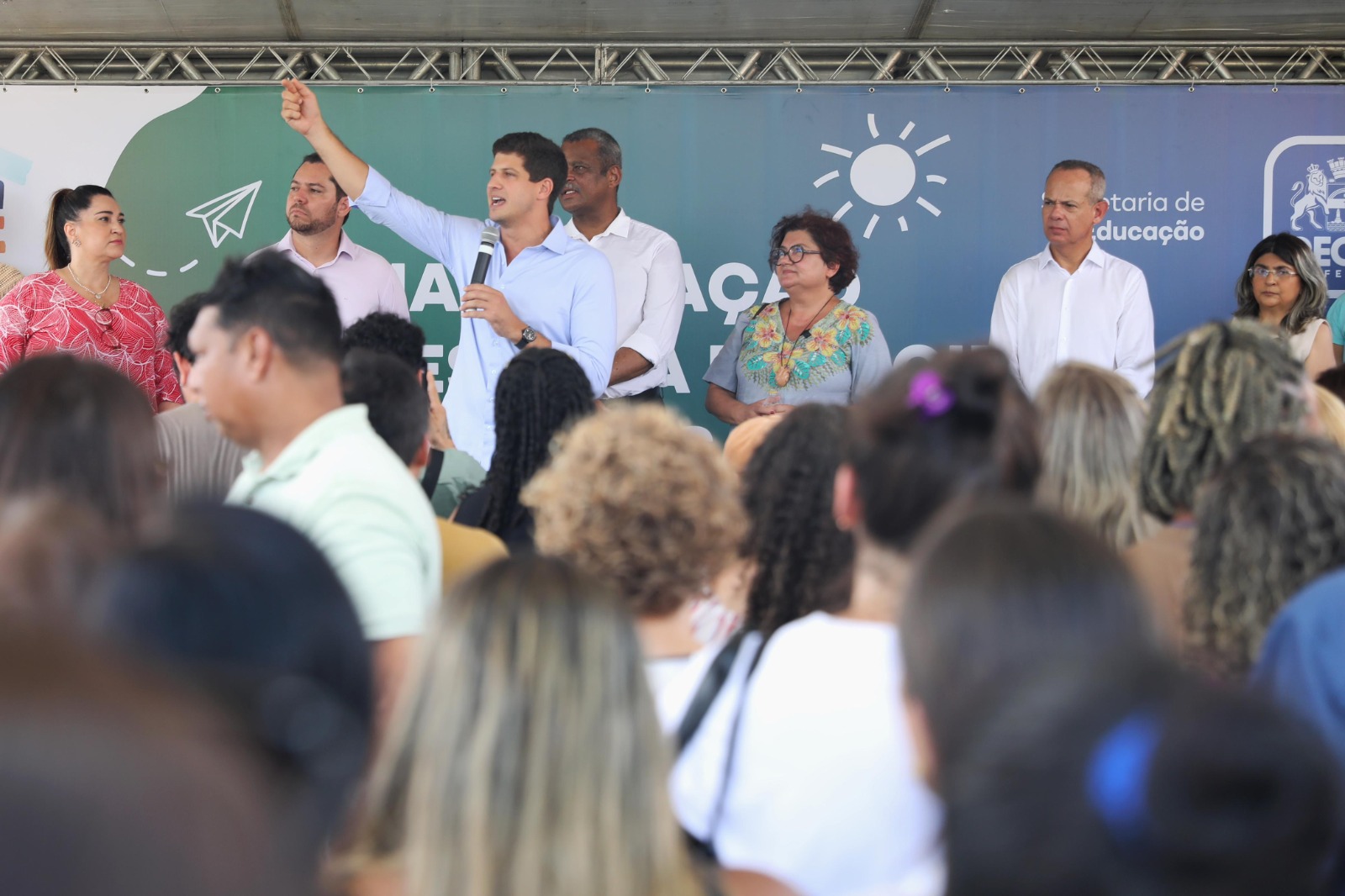 Inauguração de Creche Escola marca volta às aulas da rede municipal do Recife