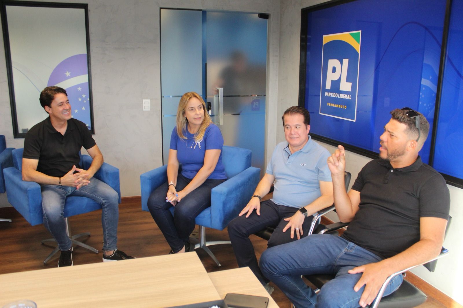 Edson e Alessandra Vieira se aproximam do PL