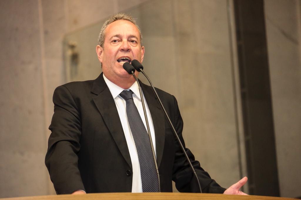 Álvaro denuncia agressão de pré-candidato a prefeito a funcionário público e sua esposa em Quipapá