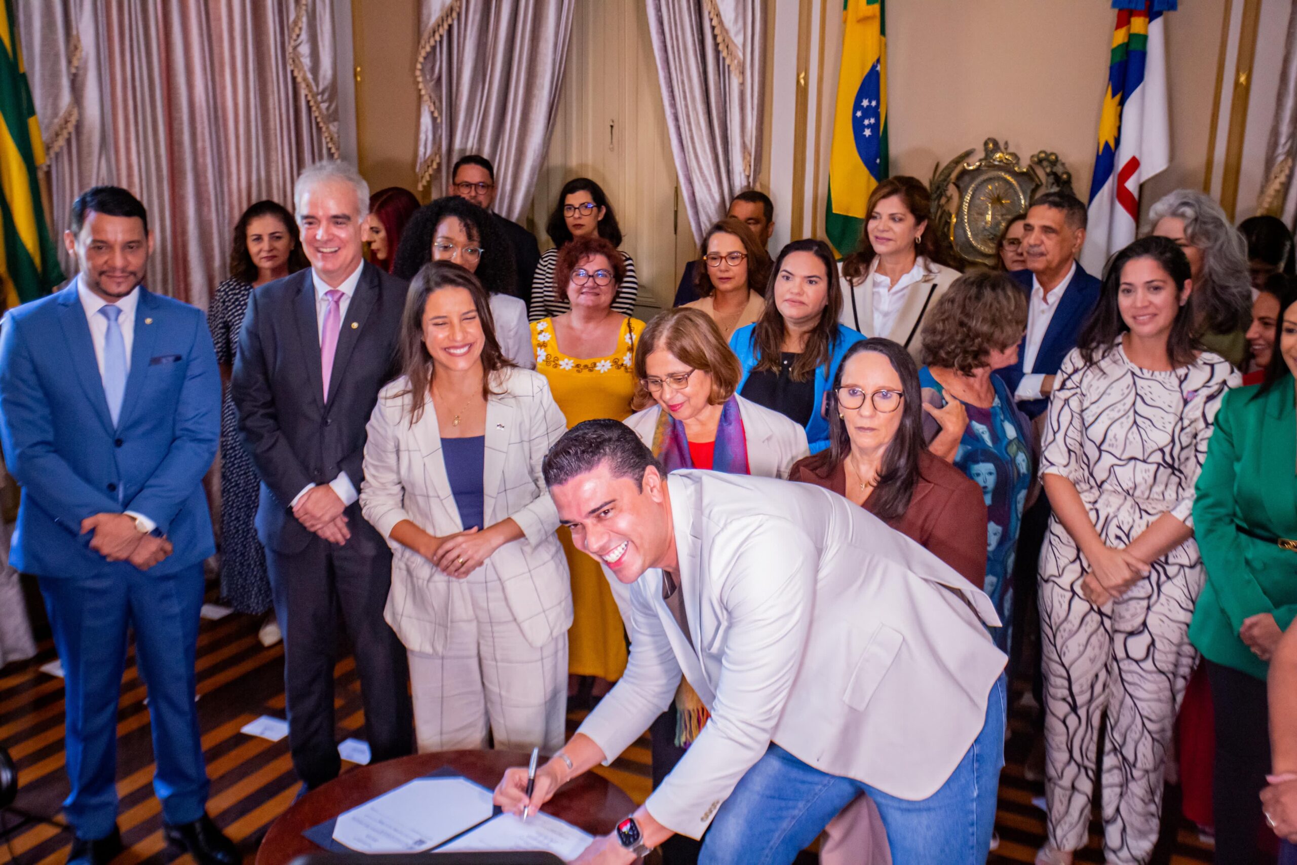 Raquel e Rodrigo celebram conquista da Casa da Mulher Brasileira para Caruaru 