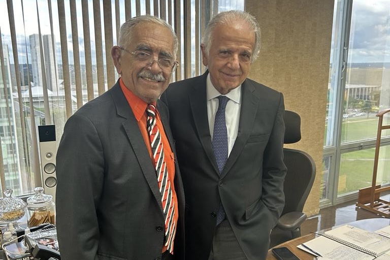 Yves se reúne com o ministro José Múcio