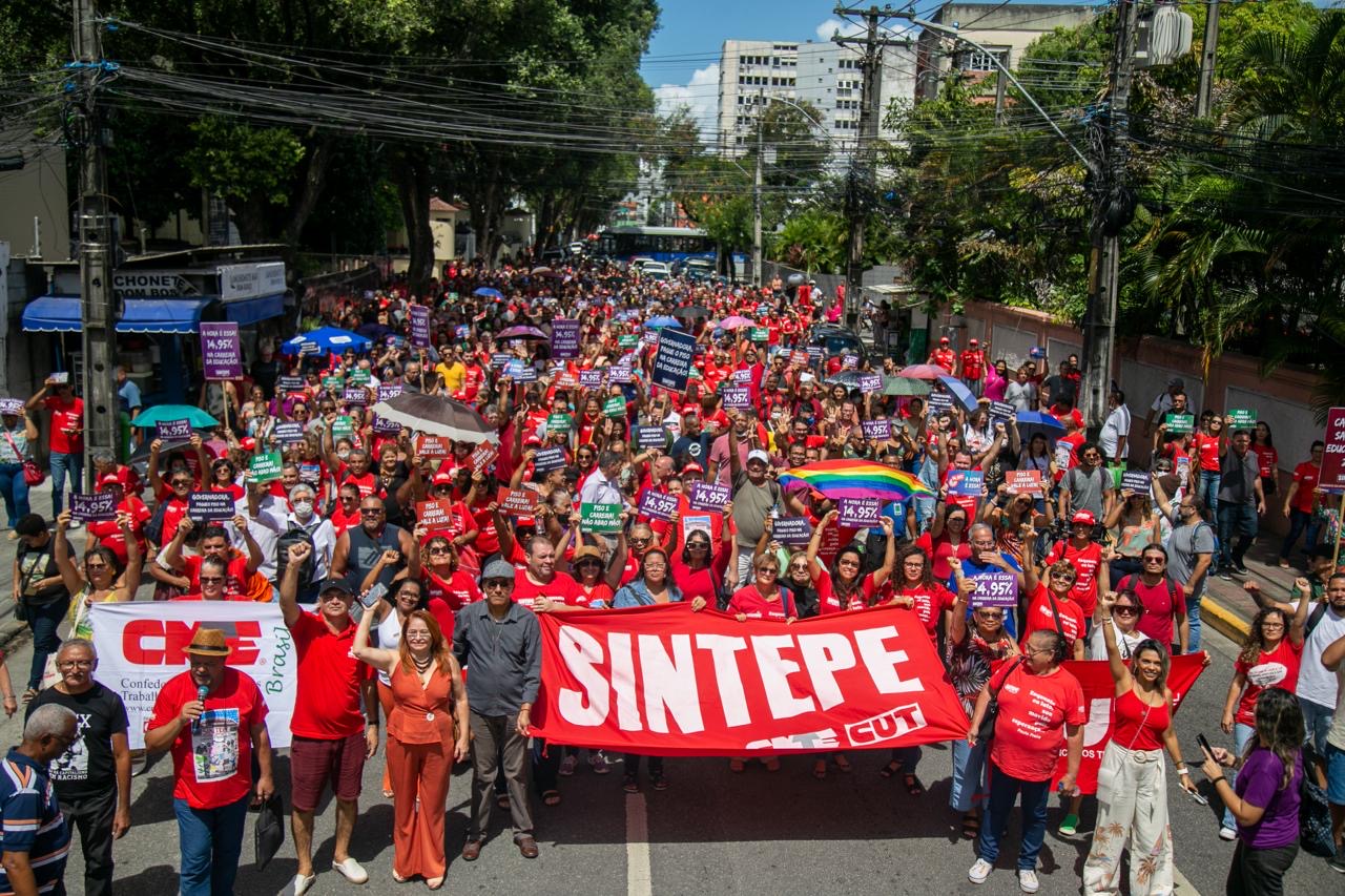 Sintepe convoca paralisação de professores do Estado nesta terça (19)