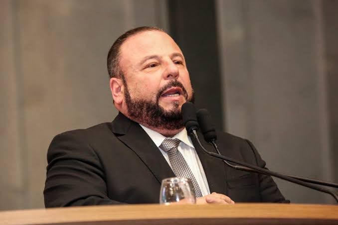 Ex-deputado Clóvis Paiva vai ao TRE reivindicar suplência de Lessa no PP