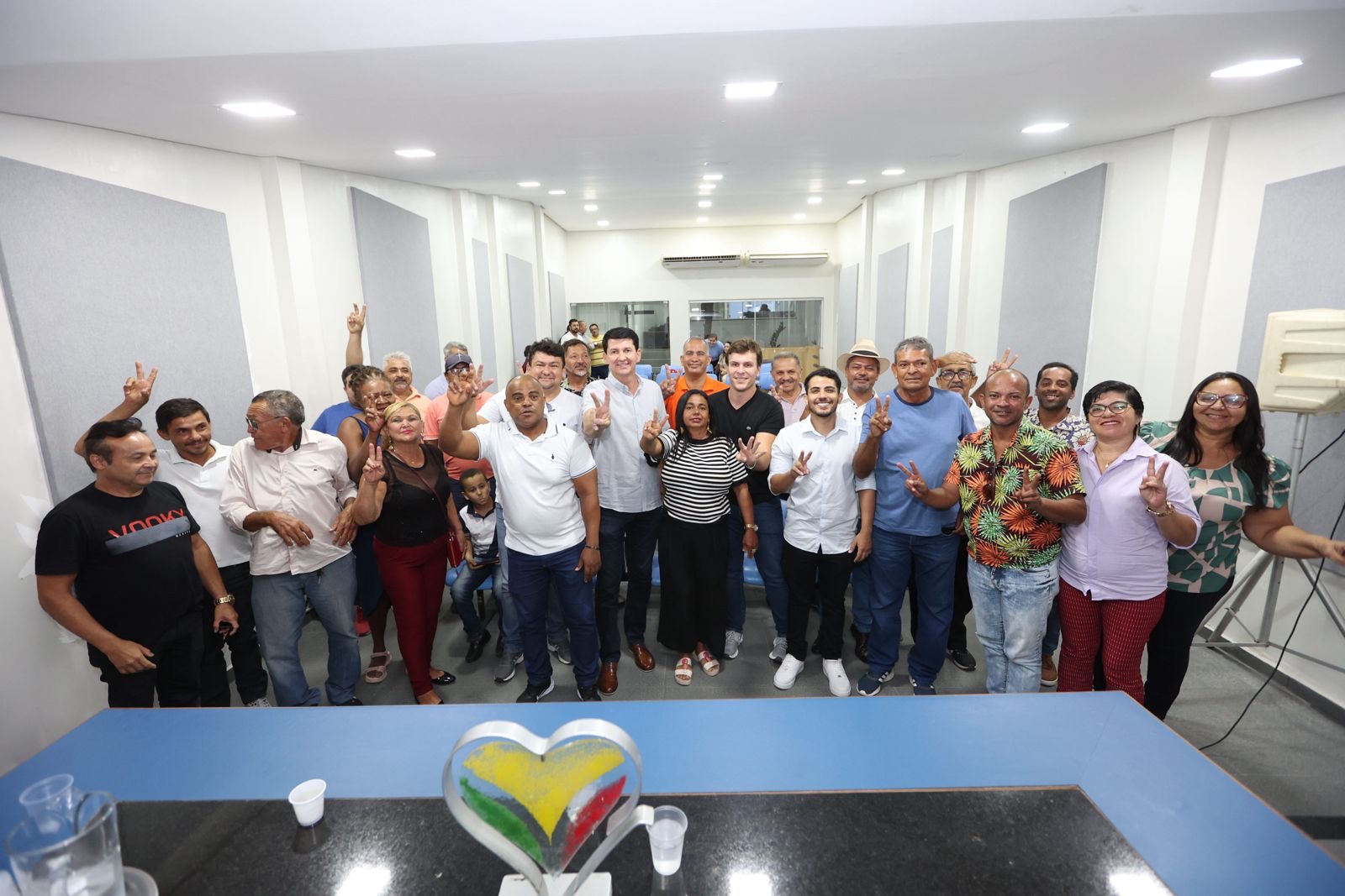 Simão recebe apoio do Avante e fortalece pré-campanha à reeleição