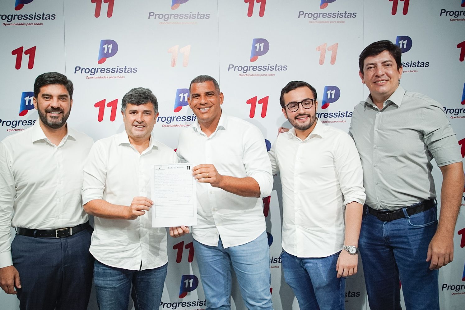 Vereador Ronaldo Lopes oficializa entrada no PP
