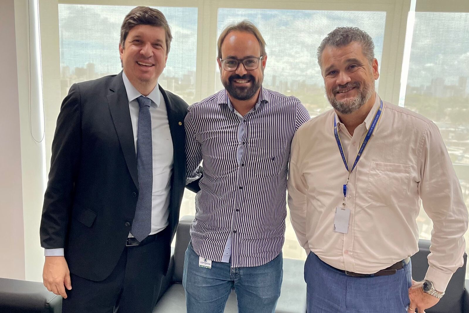 Na Compesa, Joãozinho e Popó Vaz buscam solução para o abastecimento de água em Pedra