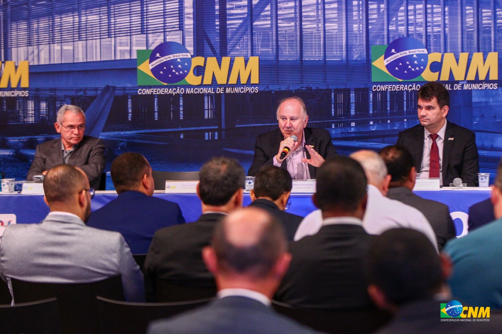 Gouveia representa Amupe em mobilização da CNM em Brasília