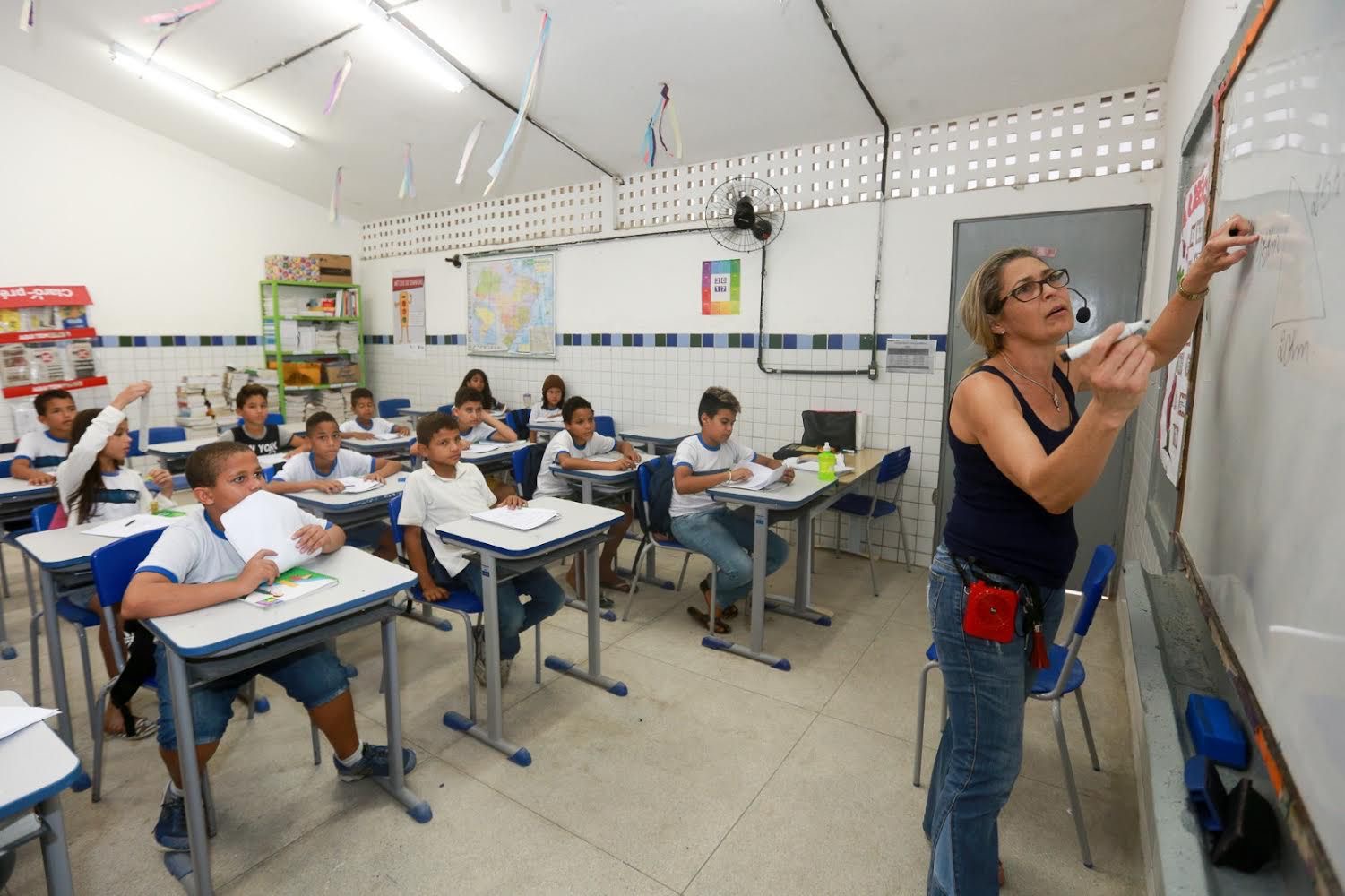 Jaboatão empossa novos profissionais da educação