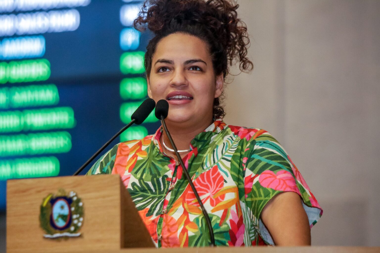 Rosa se posiciona sobre retirada de pré-candidatura: “nada muda meu desejo de construir dias melhores”