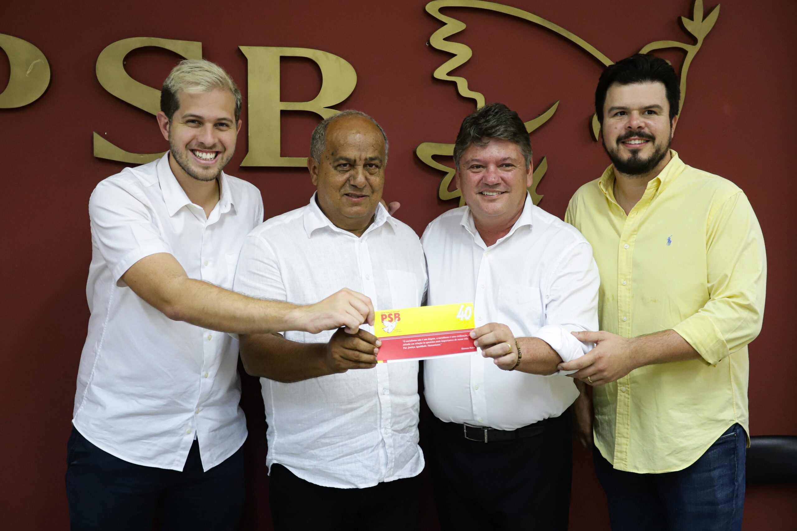 Fernando Filho leva pré-candidatos do seu grupo político para o PSB