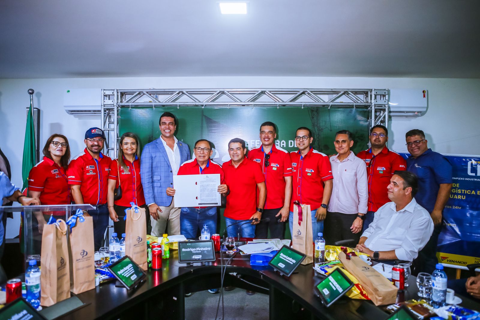 Prefeito de Caruaru atrai novos empreendimentos para o município 