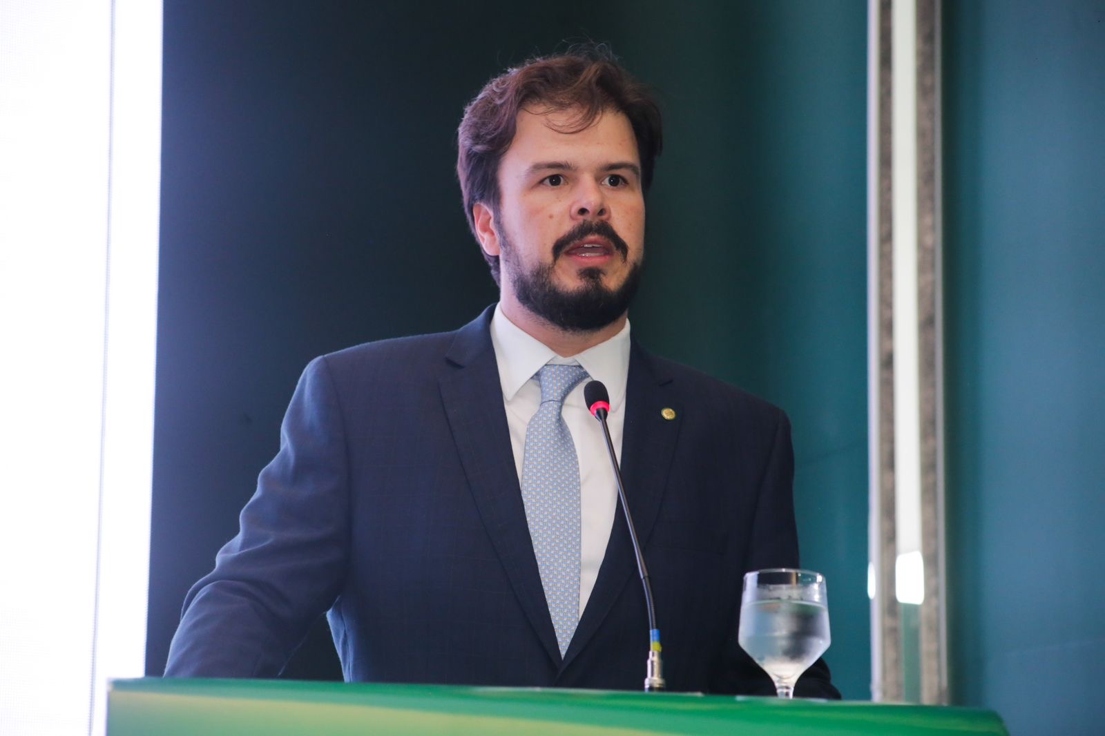 Fernando Filho empenhado em levar União Brasil para o palanque de Queiroz