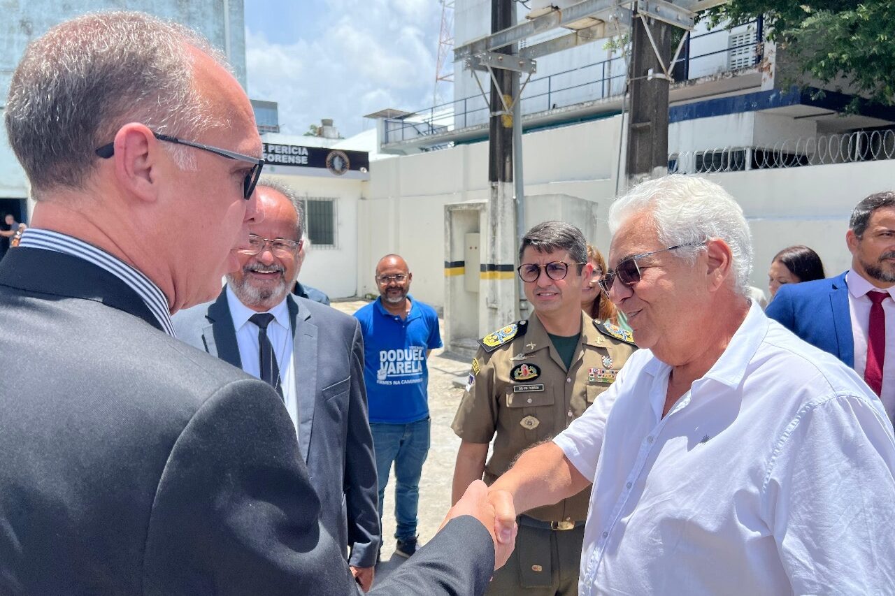 Moraes comemora inauguração de novos laboratórios do IITB