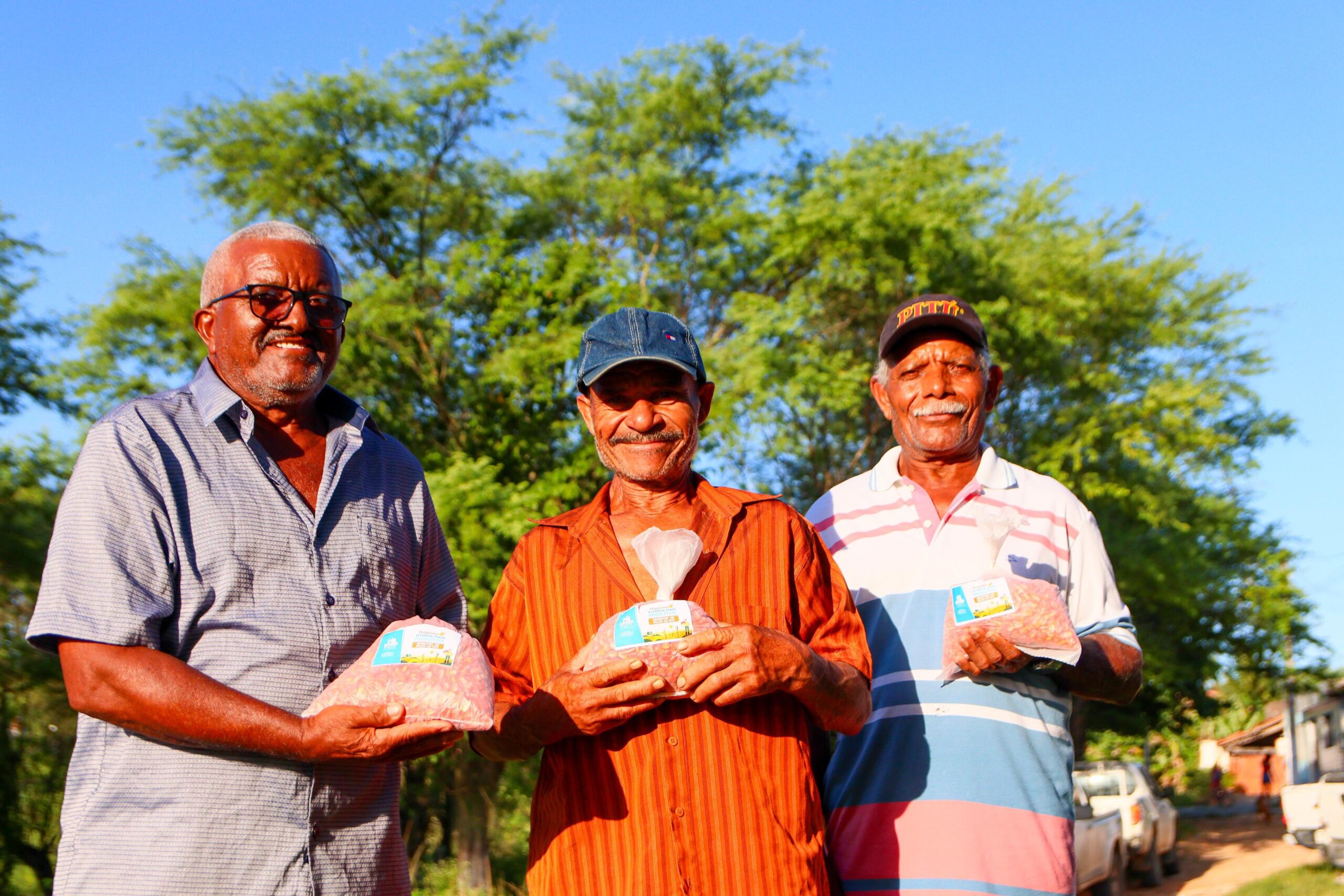 Vitória inicia entrega de três toneladas de sementes de milho para incentivar safra