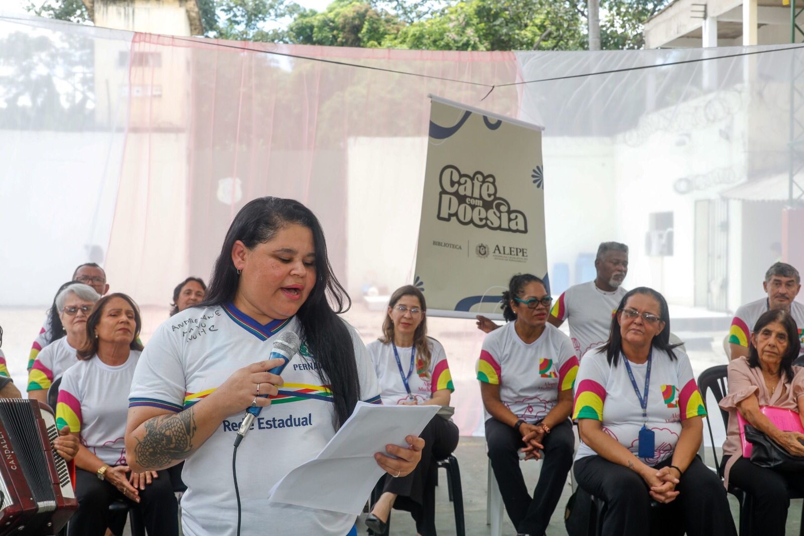 Alepe leva música e arte para detentas da Colônia Penal Feminina do Recife