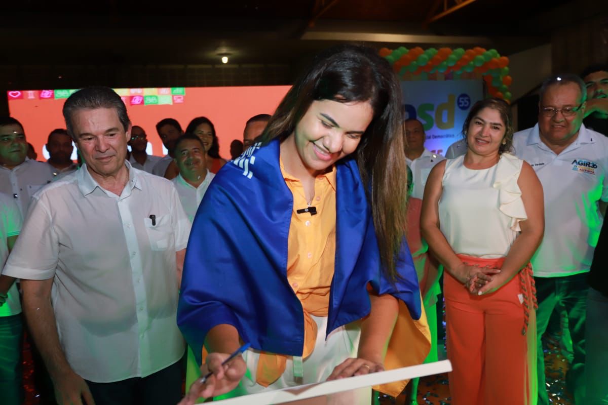 Em grande ato político, Mirella se filia ao PSD para disputar Prefeitura de Olinda