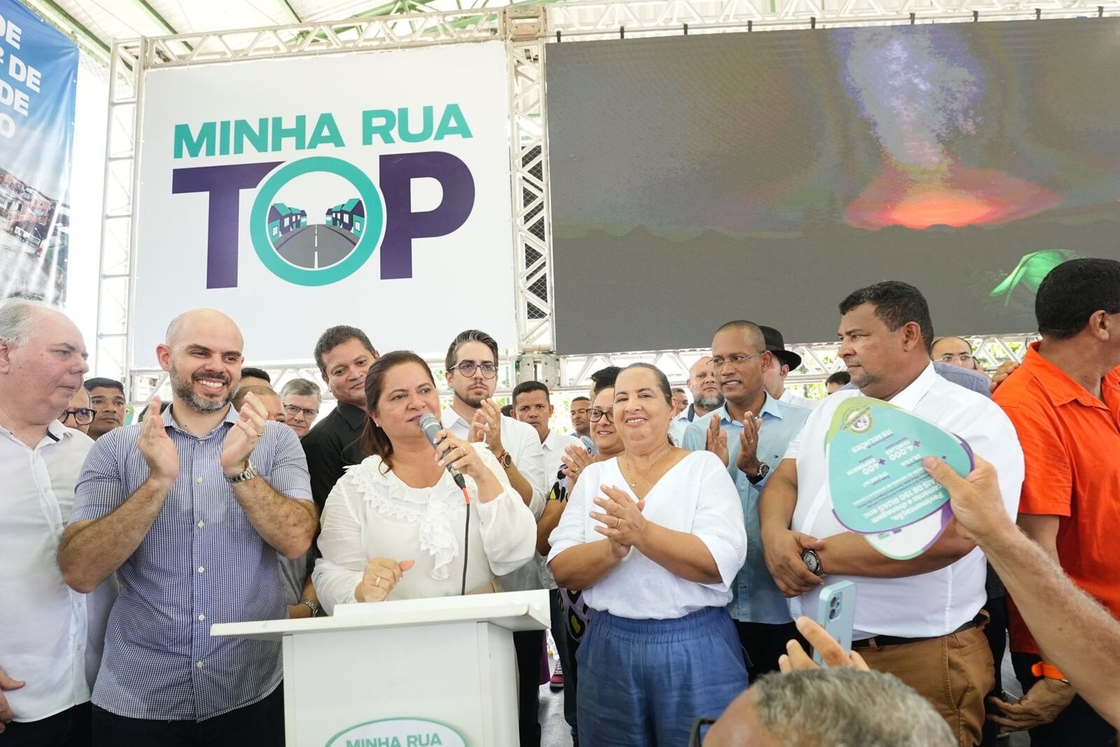 Célia anuncia maior programa de pavimentação da história do Ipojuca 