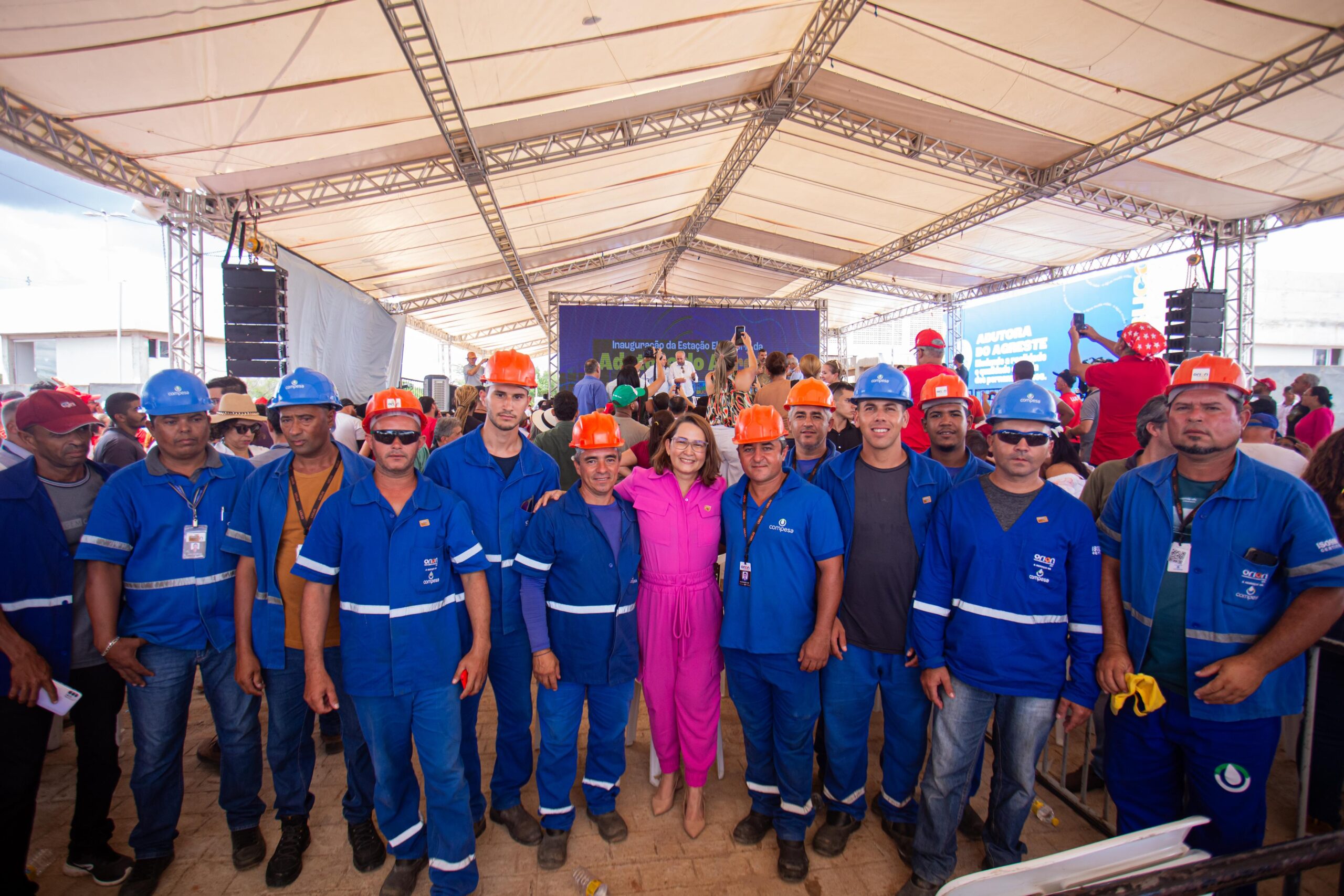 Débora festeja conquista de mais água para os pernambucanos 