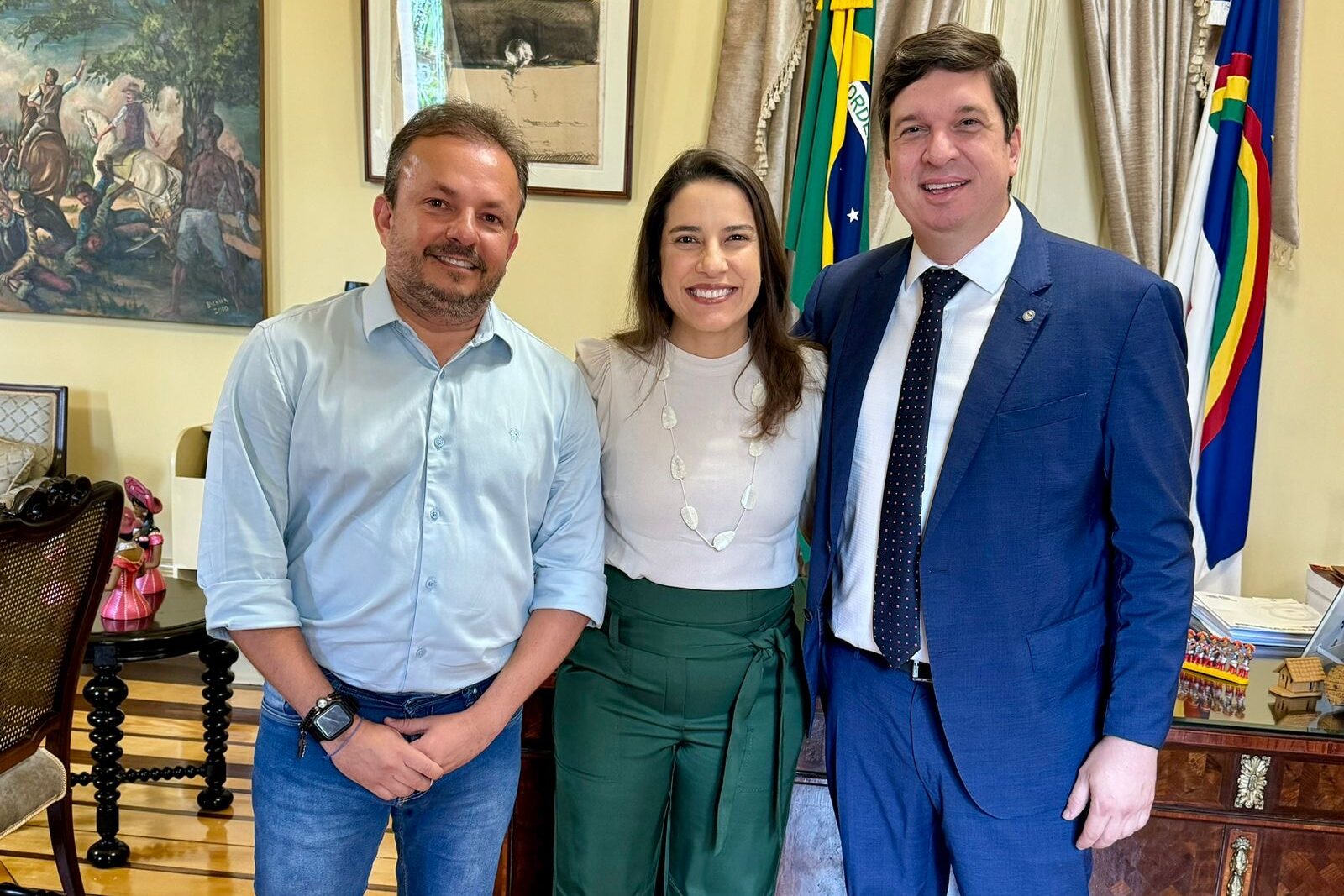 Joãozinho Tenório e Fabinho Lisandro discutem demandas de Salgueiro com Raquel Lyra