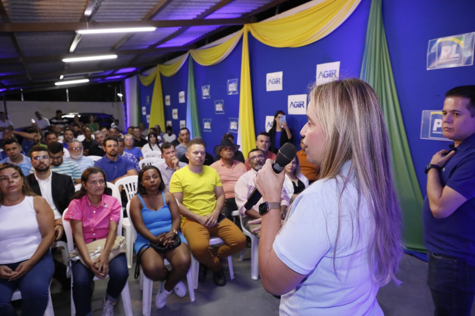 Alessandra Vieira monta quatro chapas proporcionais