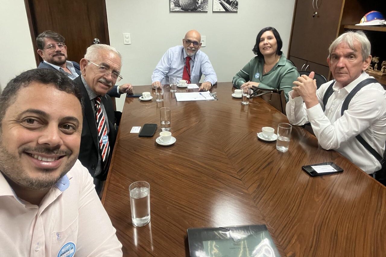 Yves Ribeiro busca recursos para conter avanço do mar em Paulista 