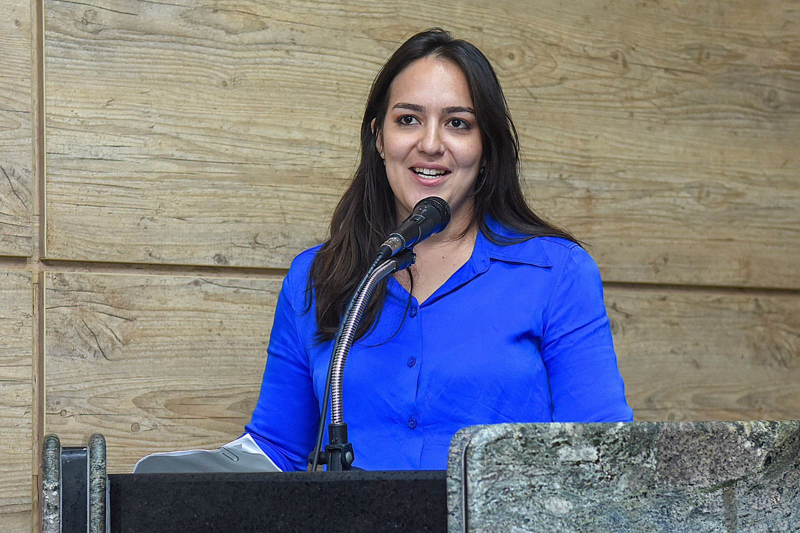 Luana segue como secretária e fortalece possibilidade de ser vice