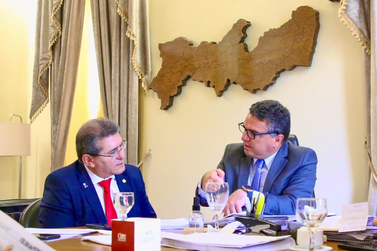 Duque e chefe da Casa Civil discutem furto de fios em Pernambuco