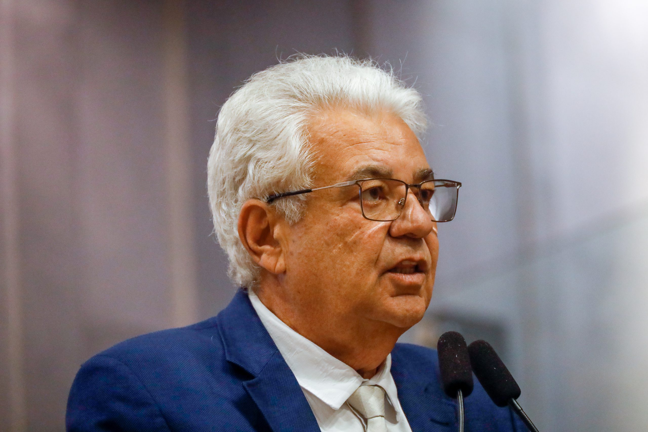 Moraes se reúne com militares em busca de acordo sobre projeto das faixas salariais 