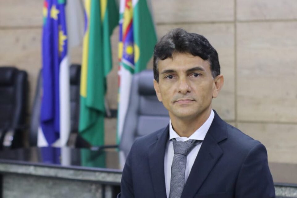 Mano avisa a Rodrigo Pinheiro que disputará reeleição pelo PDT