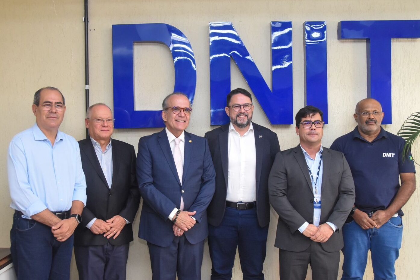 Mano Medeiros e Atitude Pernambuco entregam ao DNIT estudo para melhorar o trânsito na BR 101