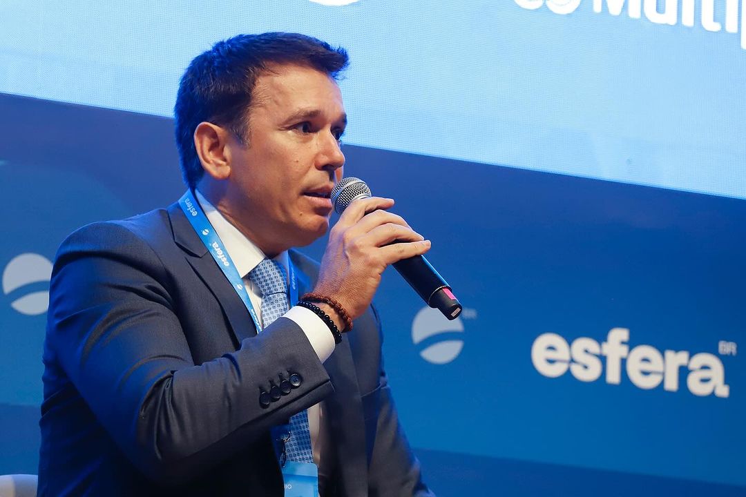 Carreras cita João Campos como exemplo contra a polarização política 