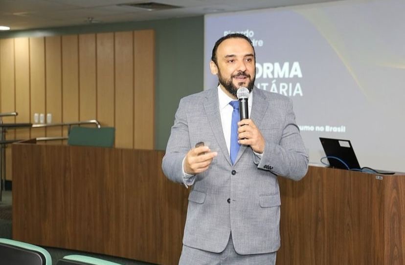 Procurador-geral e servidora do MPC-PE lançam livro sobre Reforma Tributária