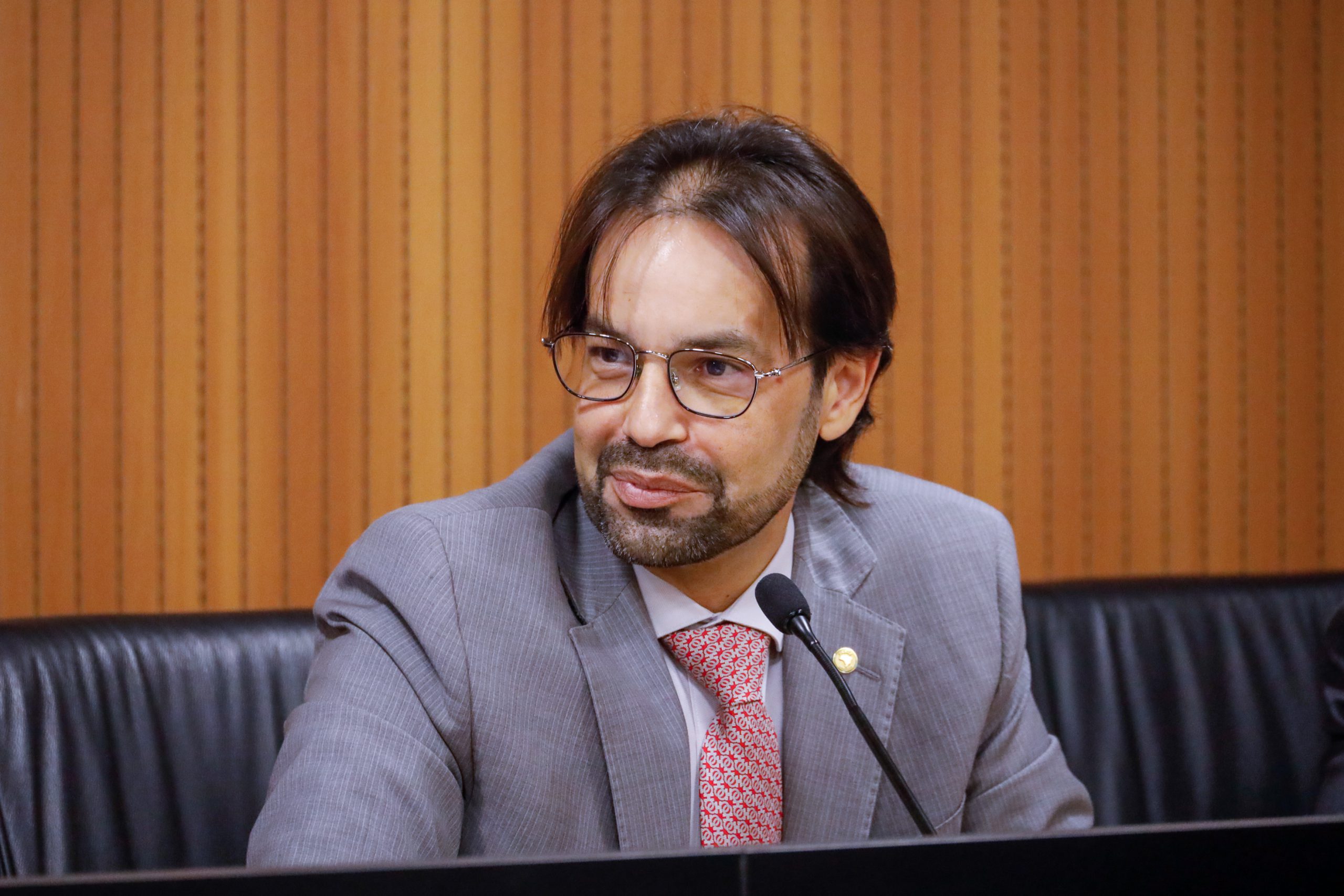 Diogo celebra manutenção do projeto que beneficia o Polo de Confecções