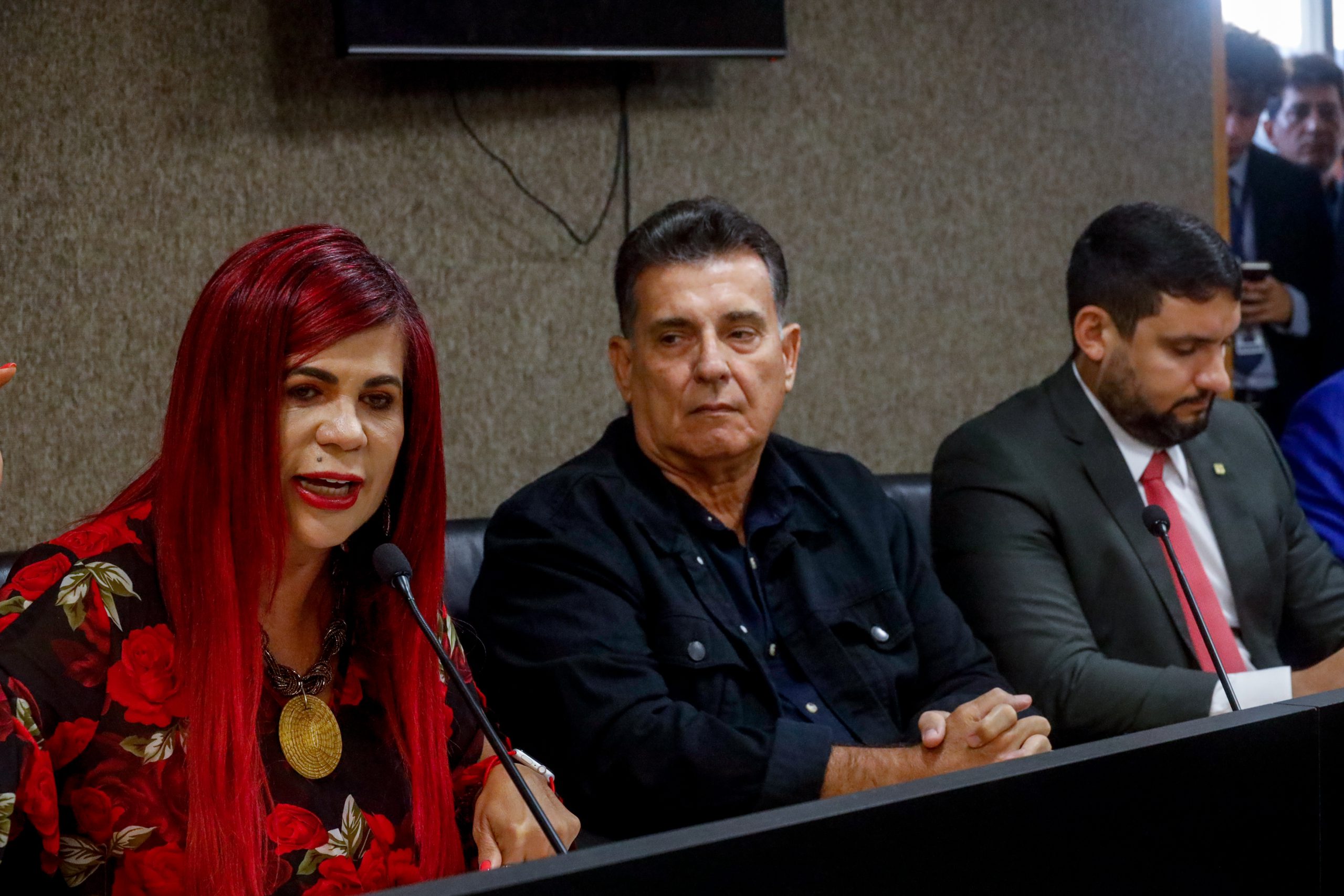 Emenda de Gleide é aprovada na CCLJ e novela do fim das faixas salariais ganha novo capítulo