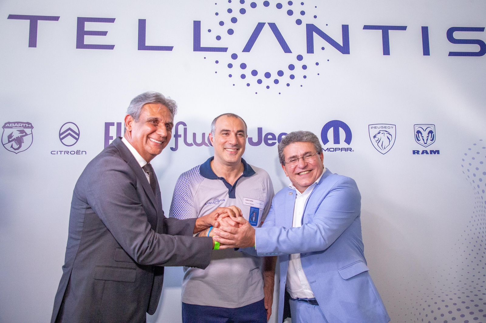 Luciano Duque recebe agradecimento do presidente da Stellantis